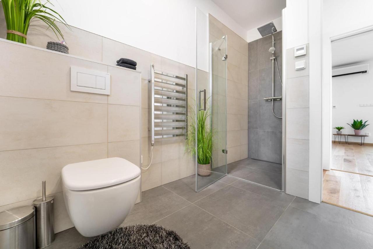 Domy Pod Palavou Apartment Klentnice Luaran gambar